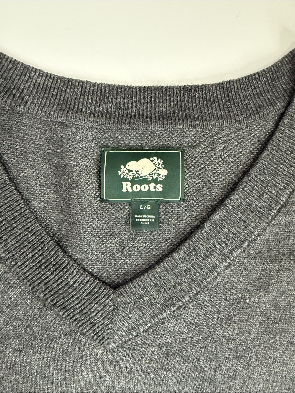 Roots V-Neck Pullover Sweater Charcoal Gray Wool Blend Size Large - Picture 4 of 9